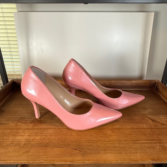 Neiman Marcus Pink Shimmery Patent Pump Heel sz 10 - Picture 1 of 4